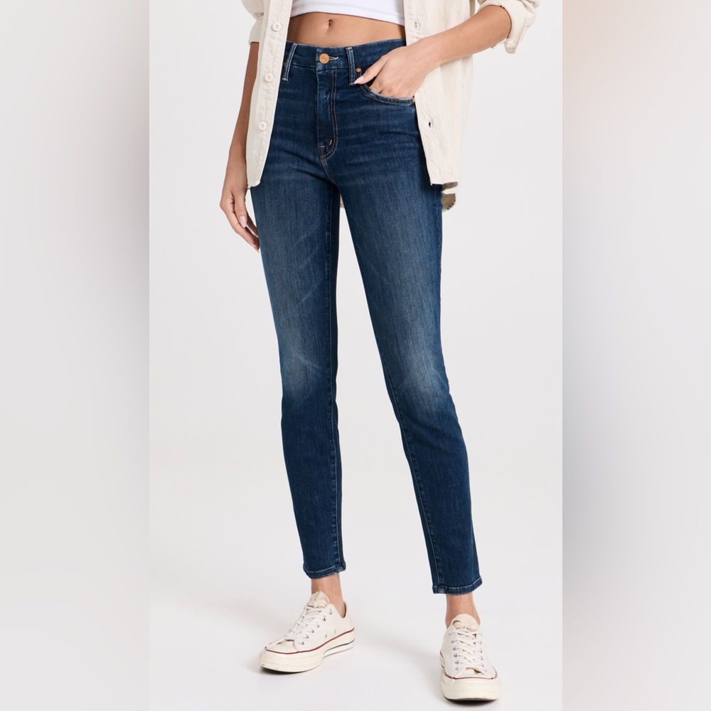 Brand new Mother High Waisted Looker Jeans in Teaming Up color. Online now $238